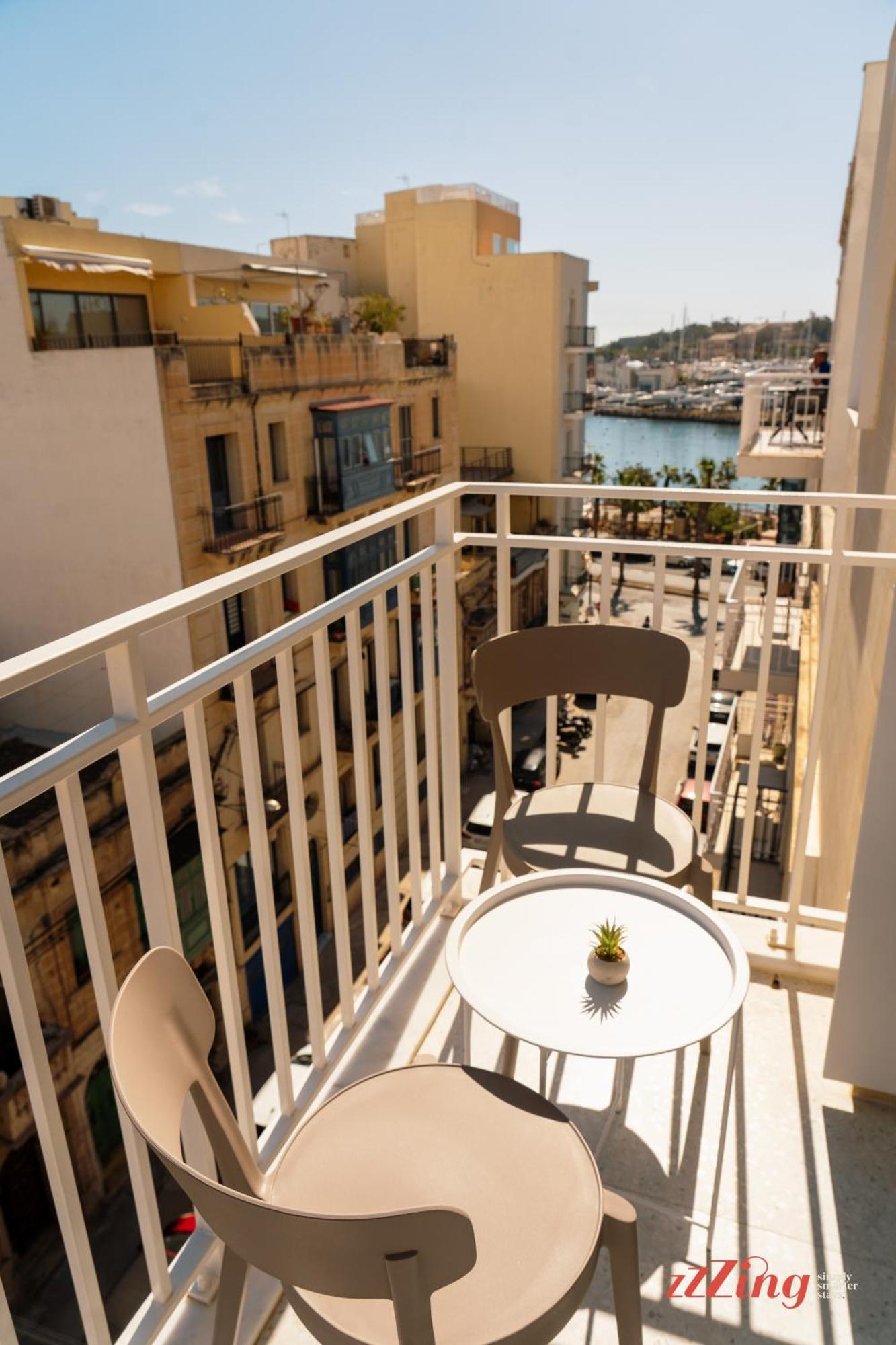 Stuart Rooms By Zzzing Gżira Kültér fotó